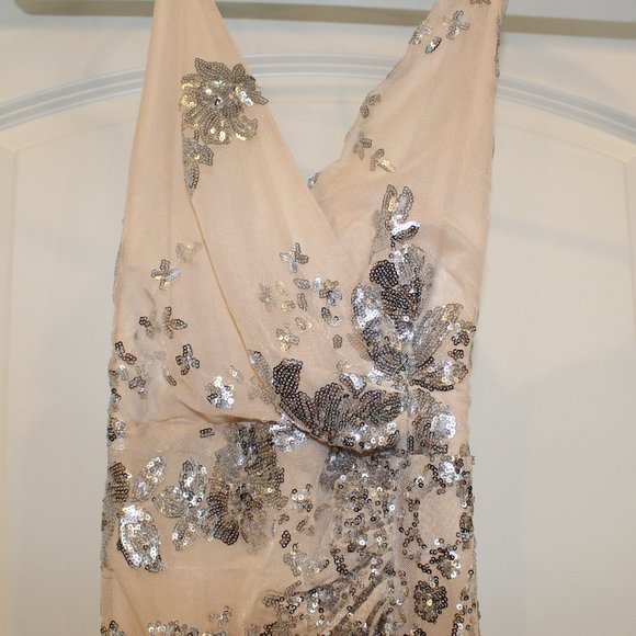 Banjul V-neck Backless Sequined Dress - Picture 2 of 5